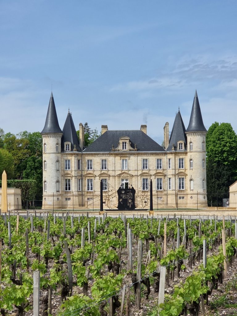Photo d'un château viticole à découvrir lors d'un wine tour avec Aquitaine Business Driver.