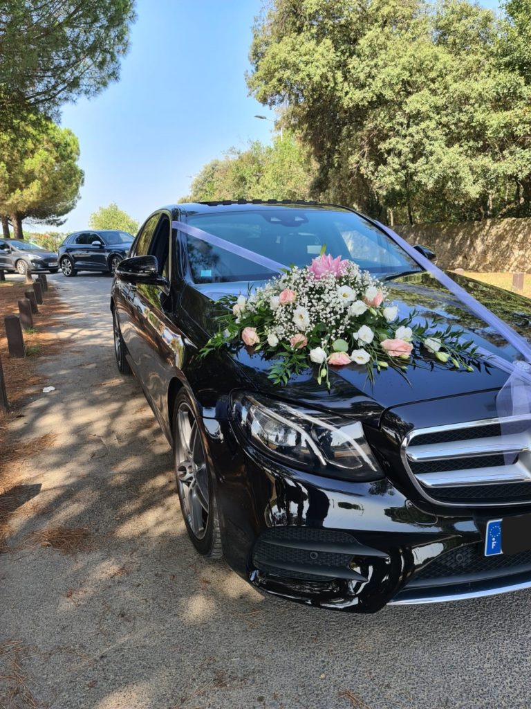 La voiture de Aquitaine Business Driver, décorée pour un mariage.